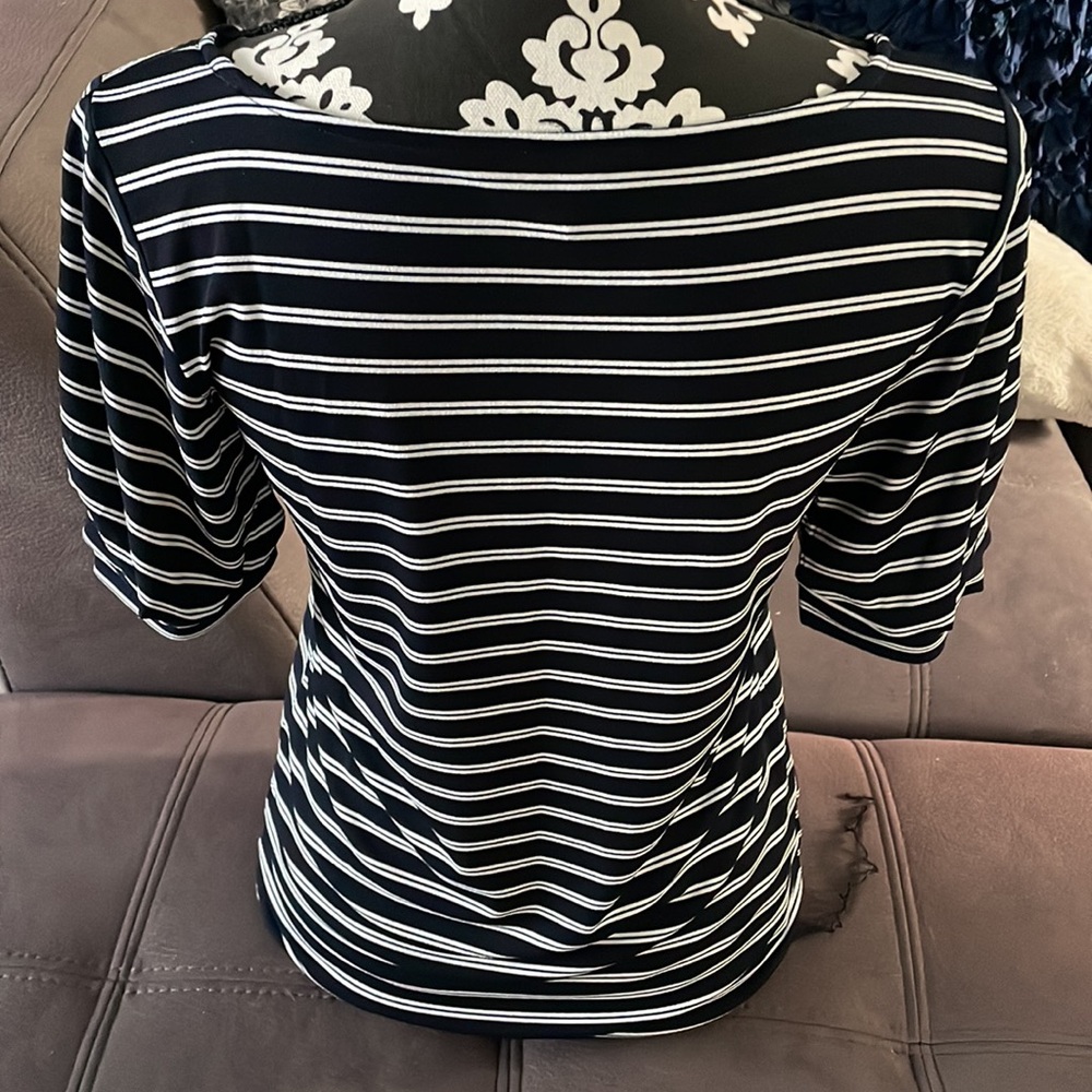 ANN TAYLOR FACTORY Striped Navy Blue & White Short Sleeve Top Size Small - Picture 4 of 6